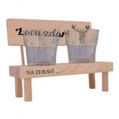 Dřevěný stojánek s dvěma panáčky na alkohol - LOVU ZDAR